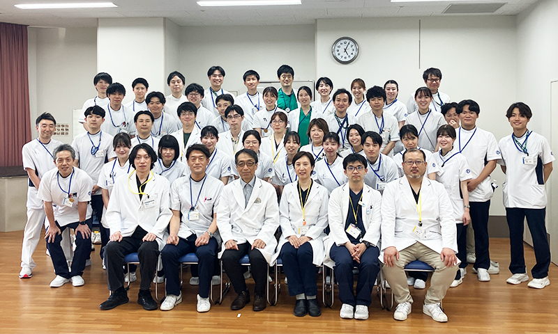 名古屋大学医学部附属病院リハビリテーション部スタッフ集合写真